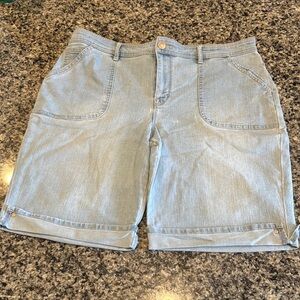 Gloria Vanderbilt Light Blue Denim Women's Shorts size 14